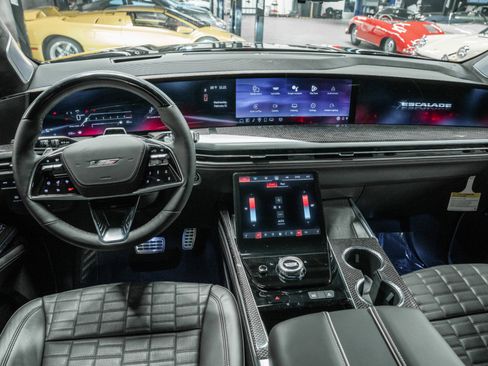 Used 2026 Cadillac Escalade V image 31