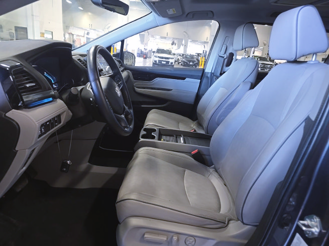 Used 2024 Honda Odyssey Elite image 5