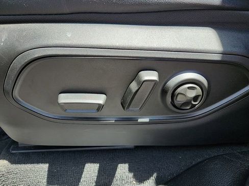 Used 2025 Jeep Grand Cherokee L Altitude AWD/4WD image 13