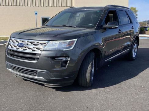 Used 2018 Ford Explorer XLT w/ Equipment Group 201A image 7