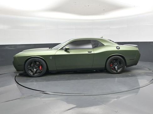 Used 2022 Dodge Challenger SRT Hellcat RWD image 7