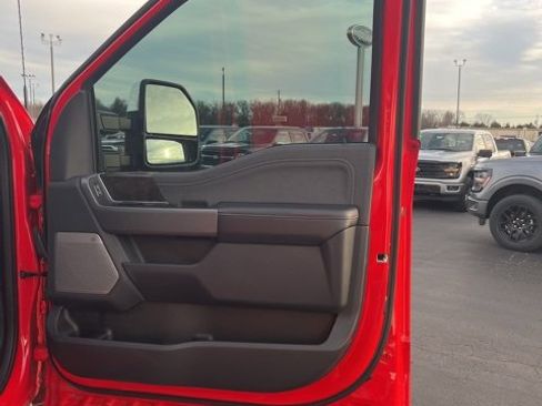 Used 2023 Ford F250 Lariat w/ Chrome Package image 33