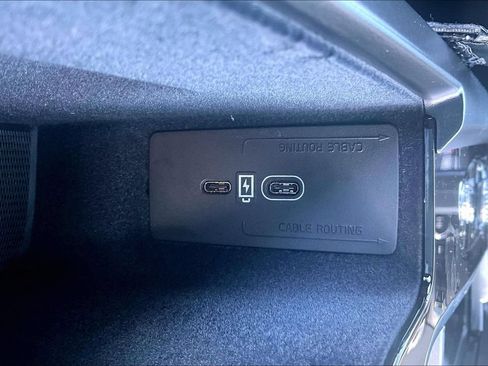 Certified 2023 Volvo XC60 B5 Plus w/ Climate Package AWD/4WD image 34
