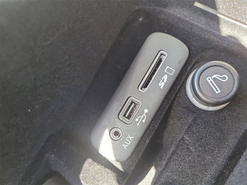 Used 2018 Maserati GranTurismo Sport image 21