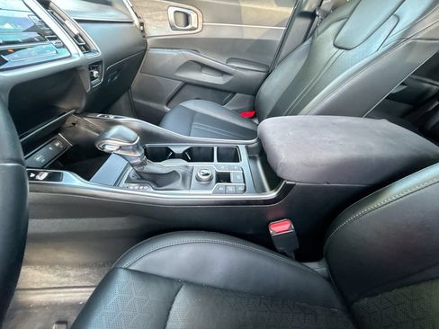 Used 2022 Kia Sorento EX w/ Panoramic Sunroof Package FWD image 21