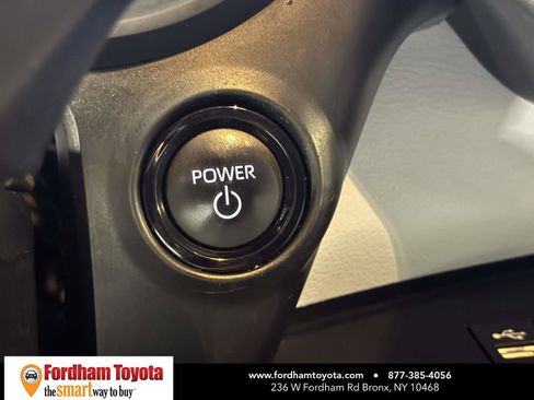 Used 2025 Toyota Sienna LE AWD/4WD image 22