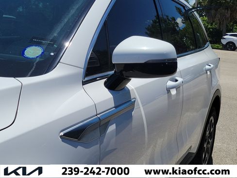 Certified 2024 Kia Sorento S FWD image 5