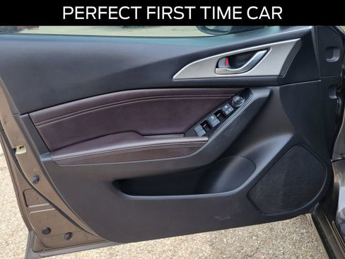 Used 2018 MAZDA MAZDA3 Touring FWD image 20