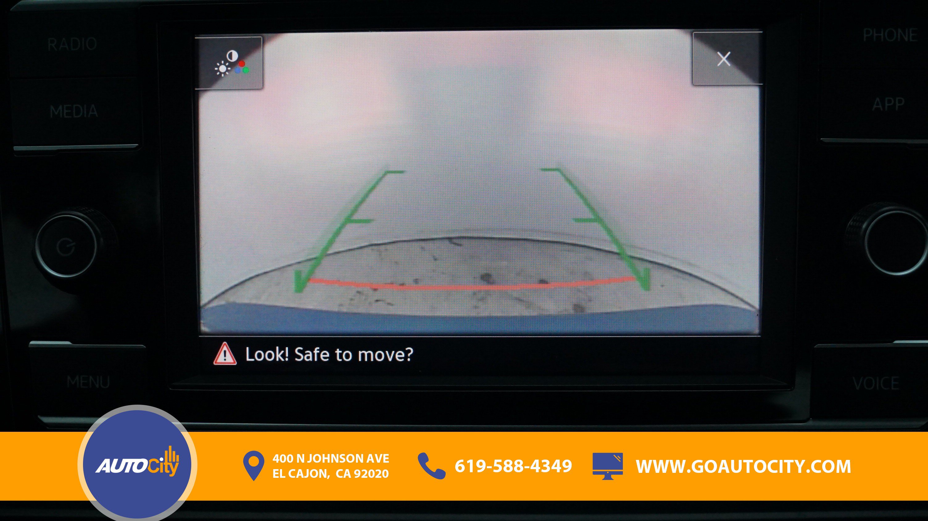 Used 2024 Volkswagen Jetta SE FWD image 11