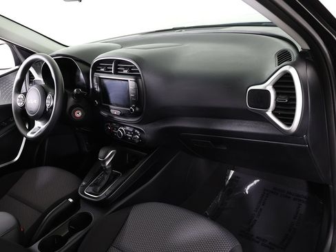 Used 2025 Kia Soul LX w/ LX Technology Package FWD image 26
