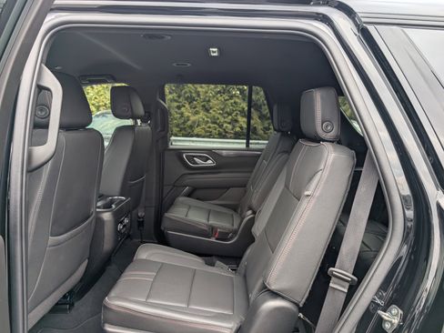 Used 2022 Chevrolet Tahoe RST w/ Luxury Package image 16