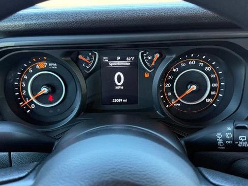 Used 2025 Jeep Wrangler Unlimited Sport AWD/4WD image 19