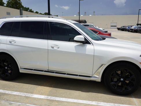 Used 2019 BMW X7 xDrive50i w/ Executive Package AWD/4WD image 4