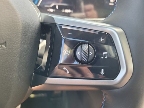 Used 2025 BMW i5 M60 w/ Premium Package image 26