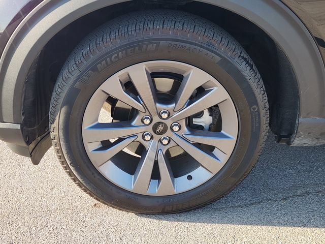 Used 2023 Ford Explorer XLT w/ Equipment Group 202A RWD image 12