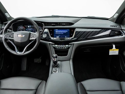 Certified 2023 Cadillac XT6 Premium Luxury AWD/4WD image 25
