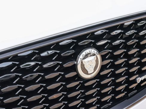 Used 2025 Jaguar F-PACE R-Dynamic S image 15