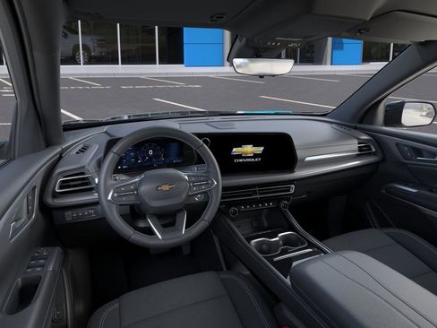 New 2026 Chevrolet Traverse LT w/ Driver Confidence Package AWD/4WD image 15