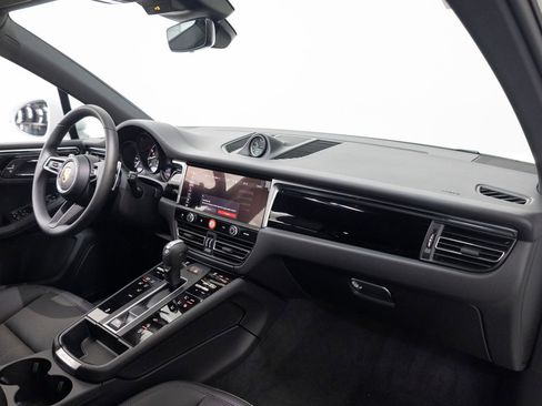 New 2026 Porsche Macan AWD/4WD image 30