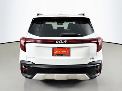 Used 2024 Kia Seltos S AWD/4WD image 7