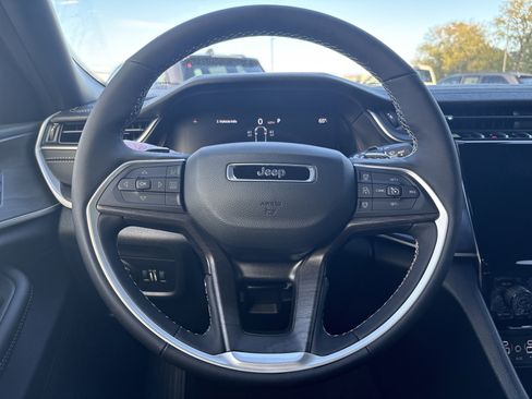 New 2025 Jeep Grand Cherokee L Limited image 24