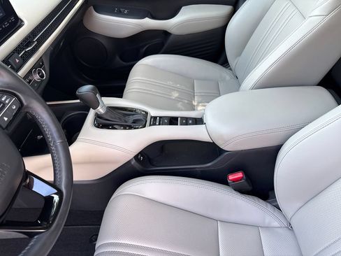 Used 2025 Honda HR-V EX-L image 16