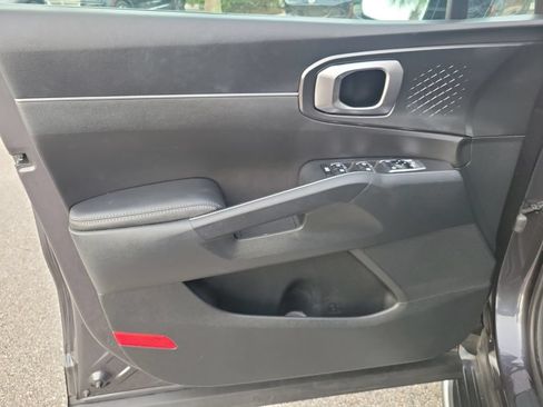 Used 2022 Kia Sorento S FWD image 22