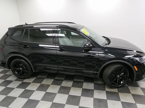 Used 2023 Volkswagen Tiguan SE R-Line AWD/4WD image 5