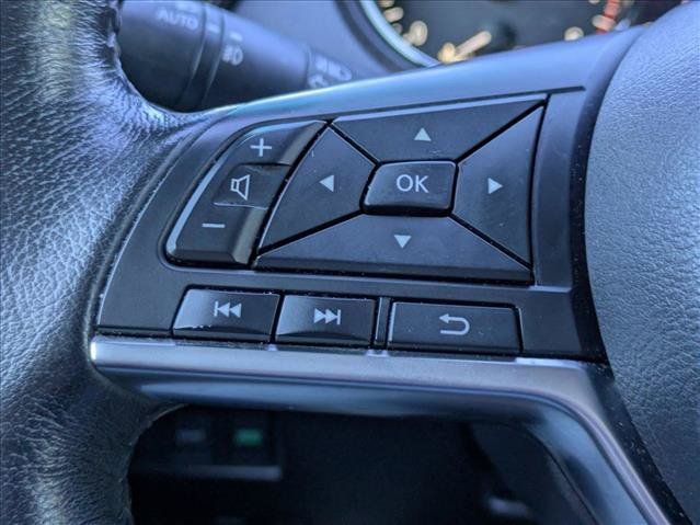 Used 2018 Nissan Rogue SL w/ Premium Package FWD image 5
