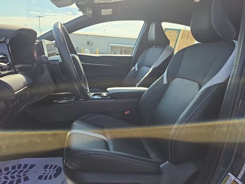 Used 2025 Toyota Camry SE FWD image 10