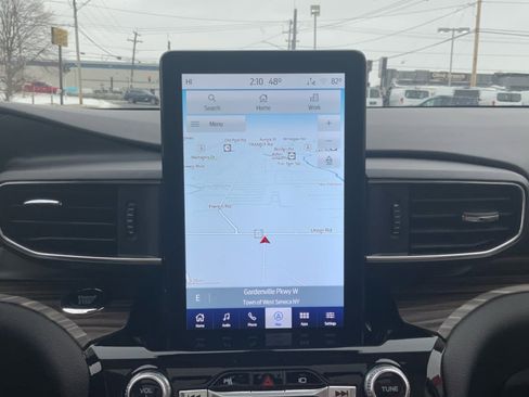 Used 2022 Ford Explorer Limited w/ Limited Technology Package image 34