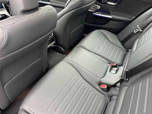 Used 2025 Mercedes-Benz C 300 4MATIC Sedan image 21