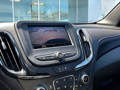Used 2023 Chevrolet Equinox RS FWD image 34