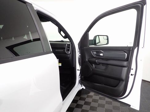 New 2025 RAM 1500 Big Horn AWD/4WD image 32