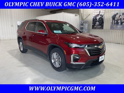 Used 2023 Chevrolet Traverse LT w/ LPO, Floor Liner Package AWD/4WD image 1