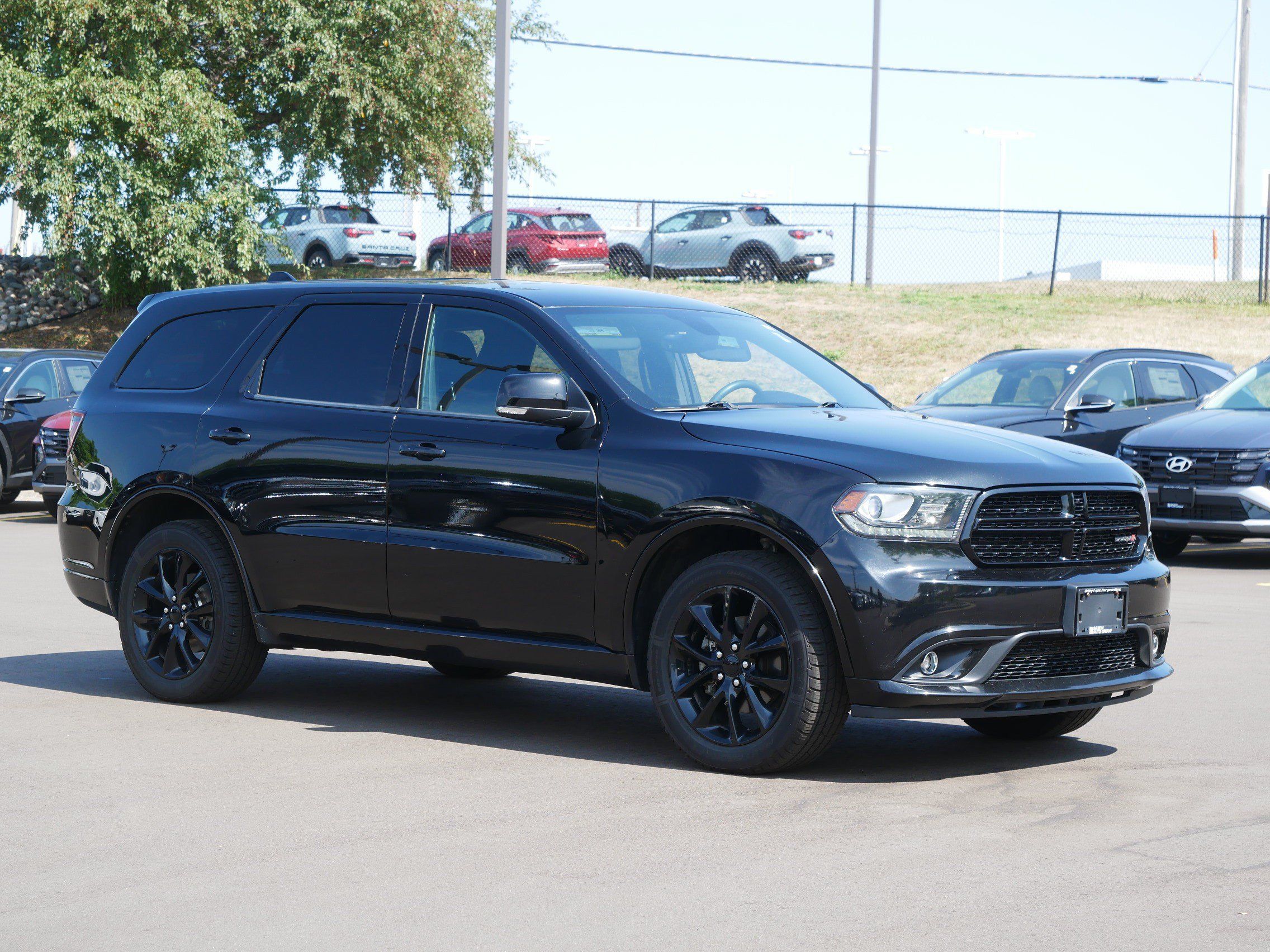 Used 2017 Dodge Durango GT w/ Blacktop Package AWD/4WD image 4