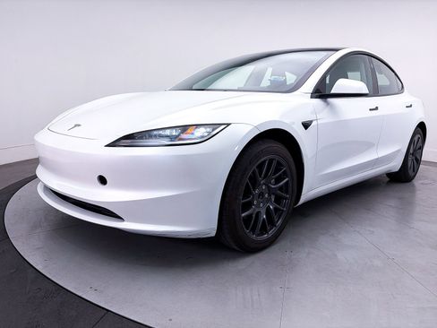 Used 2024 Tesla Model 3 Standard Range RWD image 11