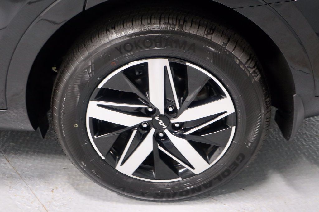 Used 2022 Kia Sorento S FWD image 20