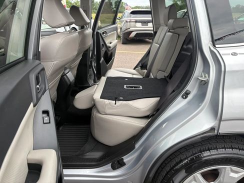 Used 2014 Subaru Forester 2.5i Touring AWD/4WD image 20