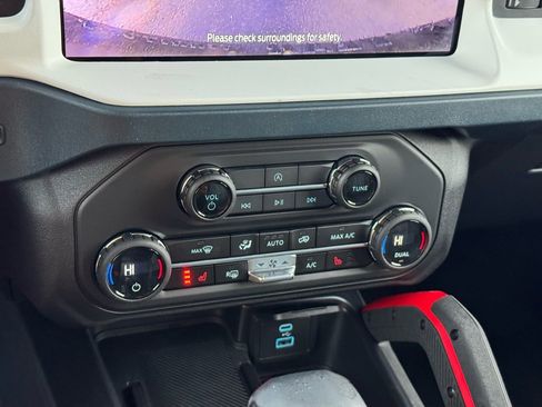 New 2025 Ford Bronco Heritage Edition image 15