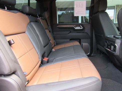 Used 2026 Chevrolet Silverado 3500 High Country w/ Technology Package AWD/4WD image 46