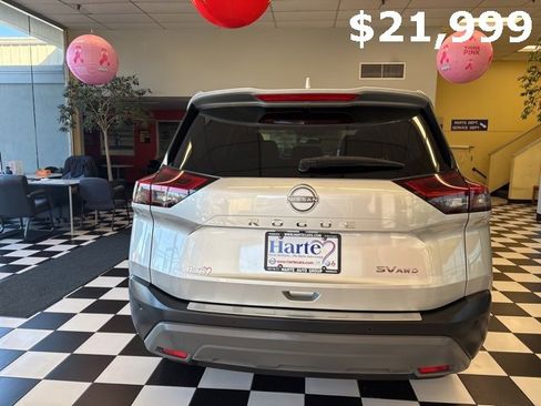 Used 2023 Nissan Rogue SV image 8