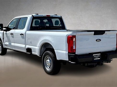 New 2026 Ford F250 XL w/ XL Chrome Package image 3