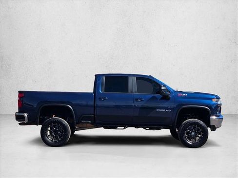 Used 2023 Chevrolet Silverado 2500 LT w/ Convenience Package AWD/4WD image 4