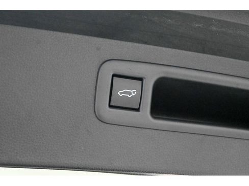 Used 2023 Toyota Highlander XLE image 56