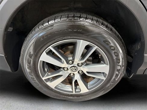 Used 2016 Toyota RAV4 XLE image 39