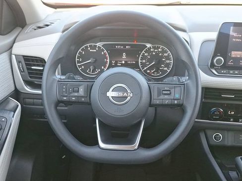 Certified 2023 Nissan Rogue SV FWD image 16