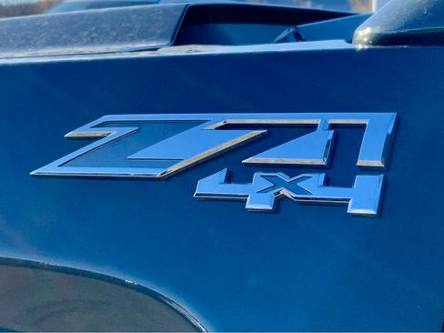 Used 2018 GMC Sierra 1500 SLT w/ SLT Preferred Package image 19