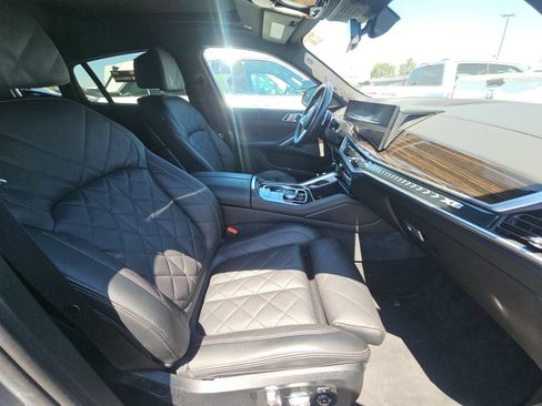 Used 2025 BMW X6 xDrive40i AWD/4WD image 7