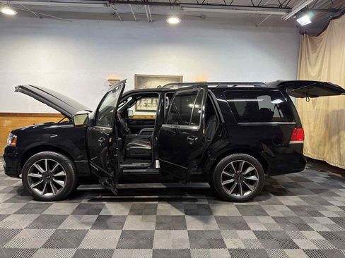 Used 2017 Lincoln Navigator Reserve image 12